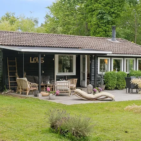 Eida - 1-7km From The Sea By Interhome *